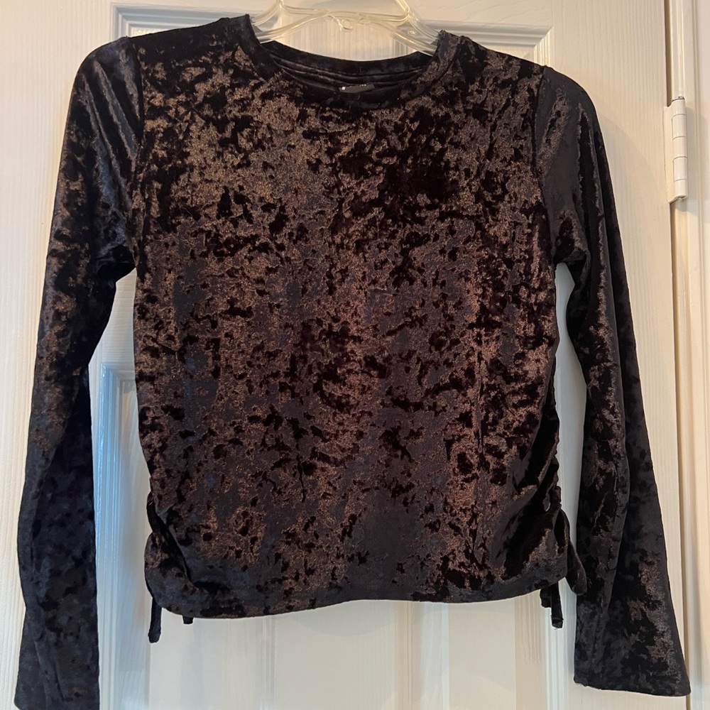 Art Class Velvet Long Sleeve Top - Black